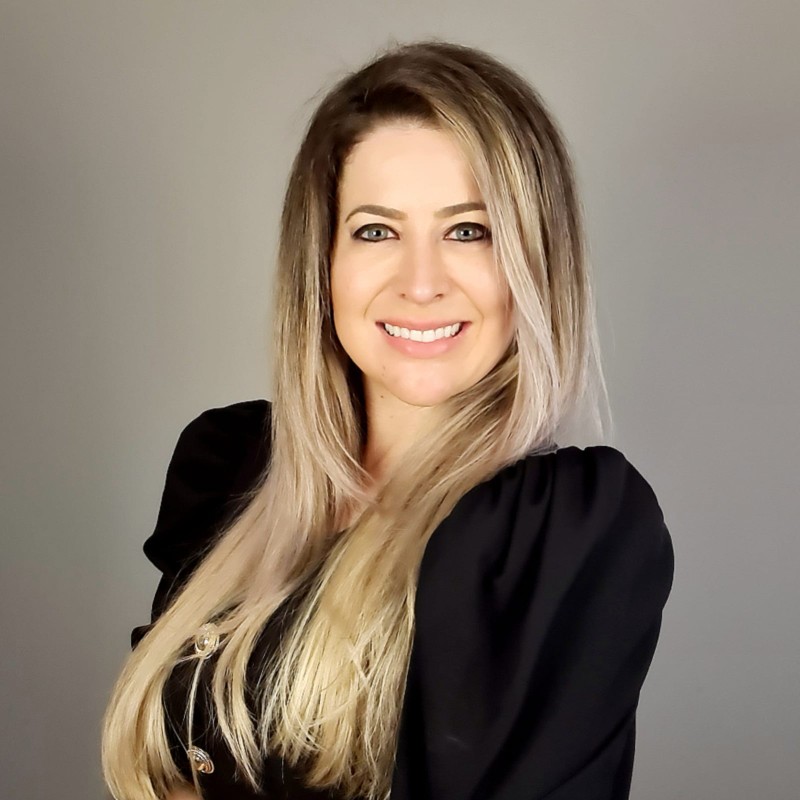 Speaker for Dentistry Conferences- Camila Paiva Perin